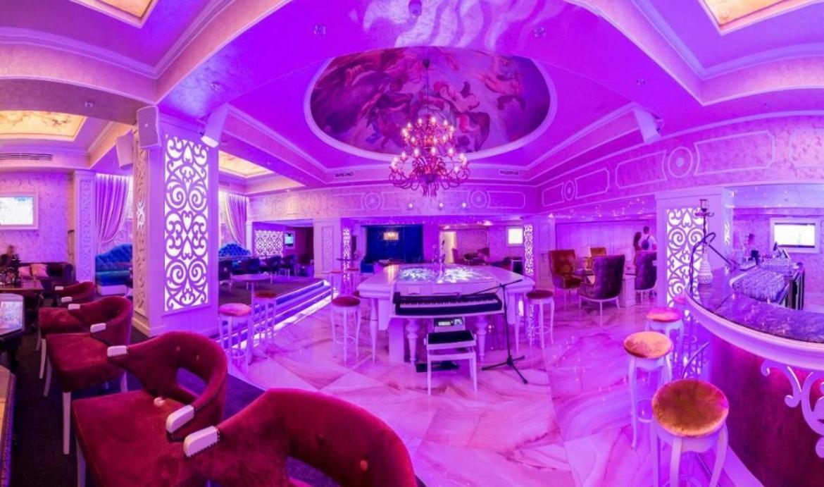 Rich House